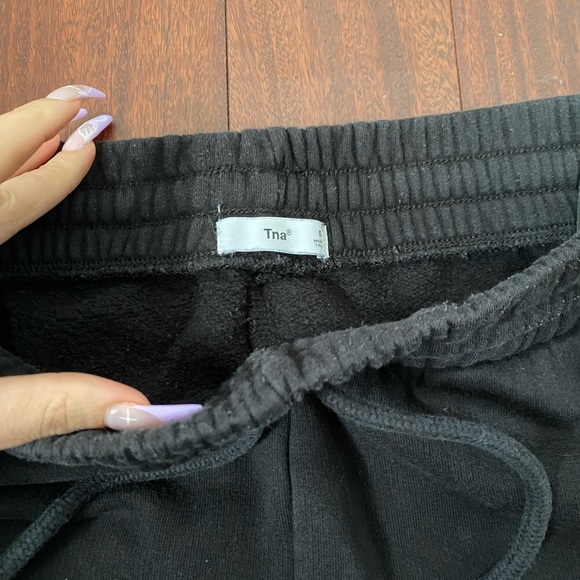 Aritzia TNA sweatpants - Picture 3 of 3